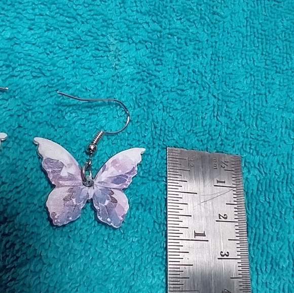 Purple pink white wire dangle butterfly earrings - Picture 2 of 3